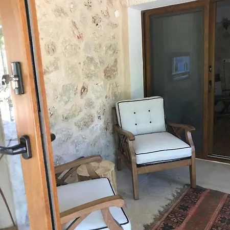 Apart Otel Guelsen -doga Manzarali Bahce Kati *