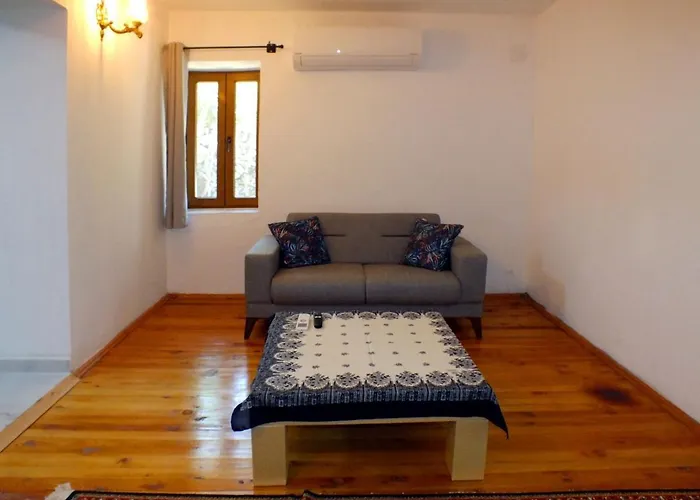 Guelsen -doga Manzarali Bahce Kati * Kaş