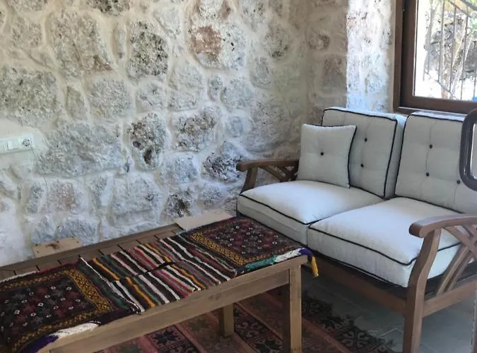 Guelsen -doga Manzarali Bahce Kati Aparthotel Kaş