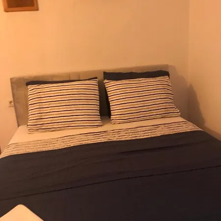 Guelsen -doga Manzarali Bahce Kati *