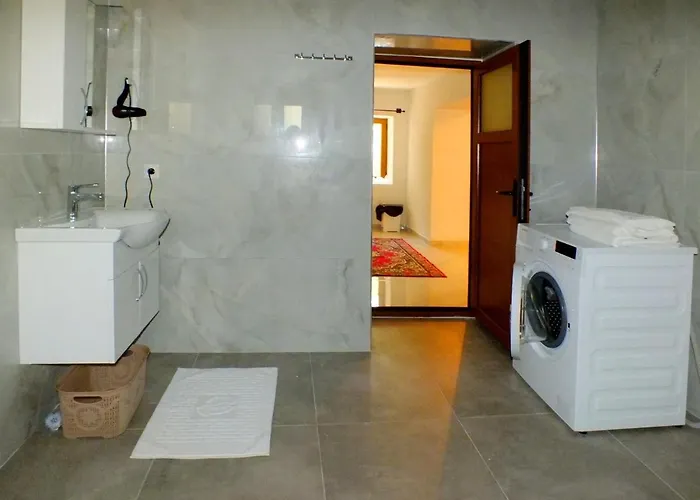 Guelsen -doga Manzarali Bahce Kati Kaş