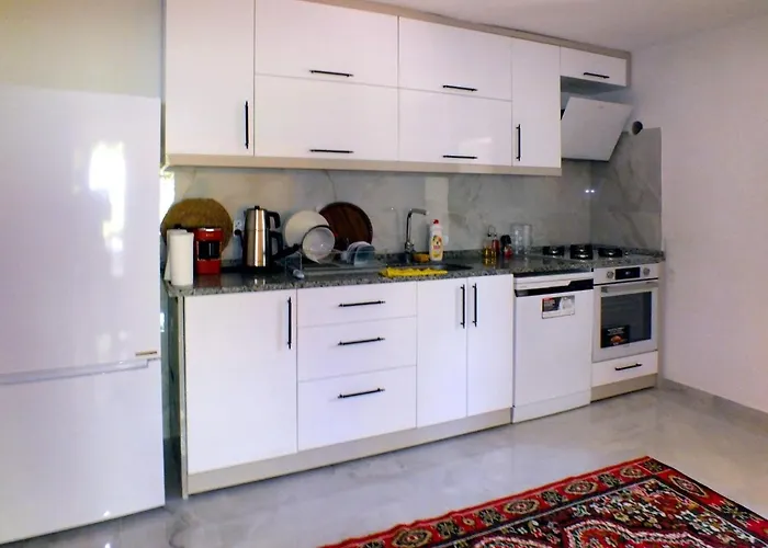 Guelsen -doga Manzarali Bahce Kati Kaş